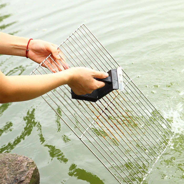 3 in 1 BBQ Cleaning Grill Brush and Scraper - Image 4
