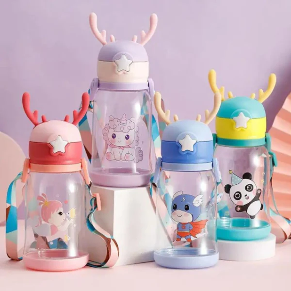 600ml Cartoon Design Sippy Water Bottle with Shoulder Strap for Kids – Leakproof Portable Water Bottle for School, Travel & Outdoor Use (Boys & Girls) (Random color-Pack of 1)