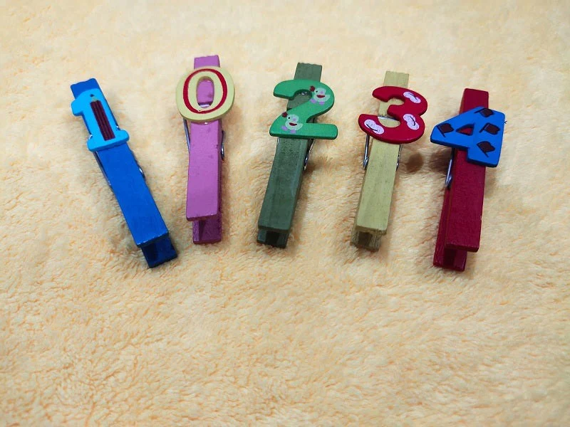 Multi-Function Number Design Wooden Clip (Pack of 10 Pcs) - Image 3